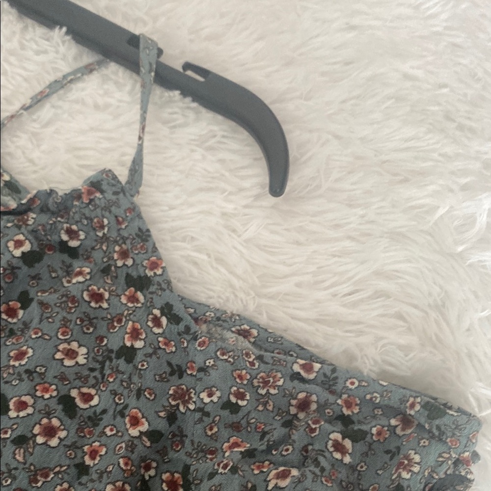 Aeropostale Floral Cutout Shoulder Top - Picture 7 of 8